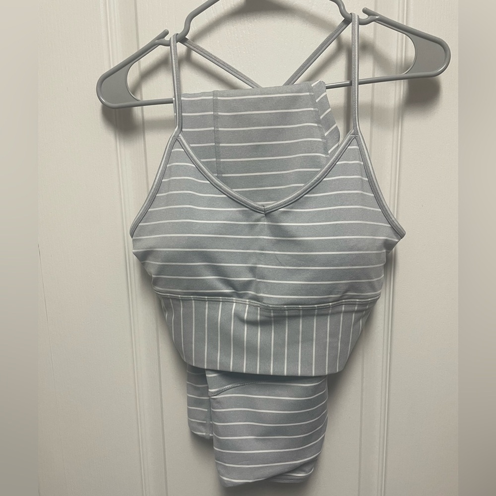 GAIAM Women's Gray Striped Bra Top Legging Set